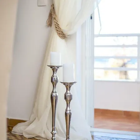 Thalia'S Apartment