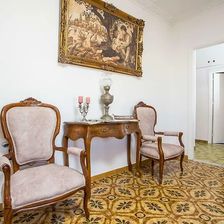 Lägenhet Thalia'S Apartment