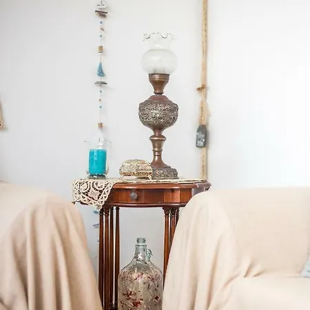Thalia'S Apartment *